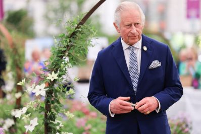 King_Charles_III_visits_The_Chelsea_Flower_Show_2023._RHS_-_Oliver_Dixon.jpg