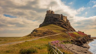 lindisfarne-7482846_1280.jpg