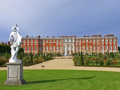 Hampton_Court_-_Pixabay.jpg