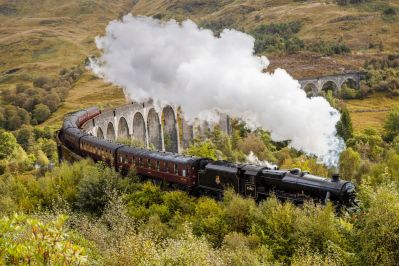 103835-jacobite-steam-train-glenfinnan-viaduct-medium.jpg