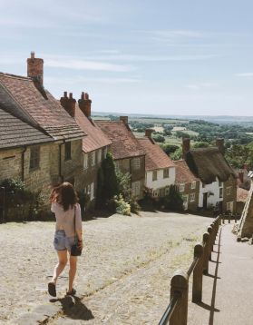 Gold_Hill_Shaftsbury_c_VisitBritain_-_Kelsey_Harrington_-_Copy.jpg