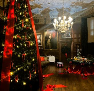 A_Dickensian_Christmas_2024_at_Powis_Castle_and_Garden_2_-_Dan_Stanley.jpeg