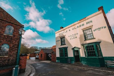 The_Black_Country_Living_Museum__bottle___Glass_Inn.jpg