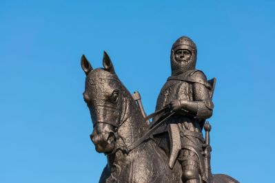 88556-robert-the-bruce-statue-at-the-battle-of-bannockburn-visitor-centre-medium_c_Visit_Scotland_-_Kenny_Lam.jpg